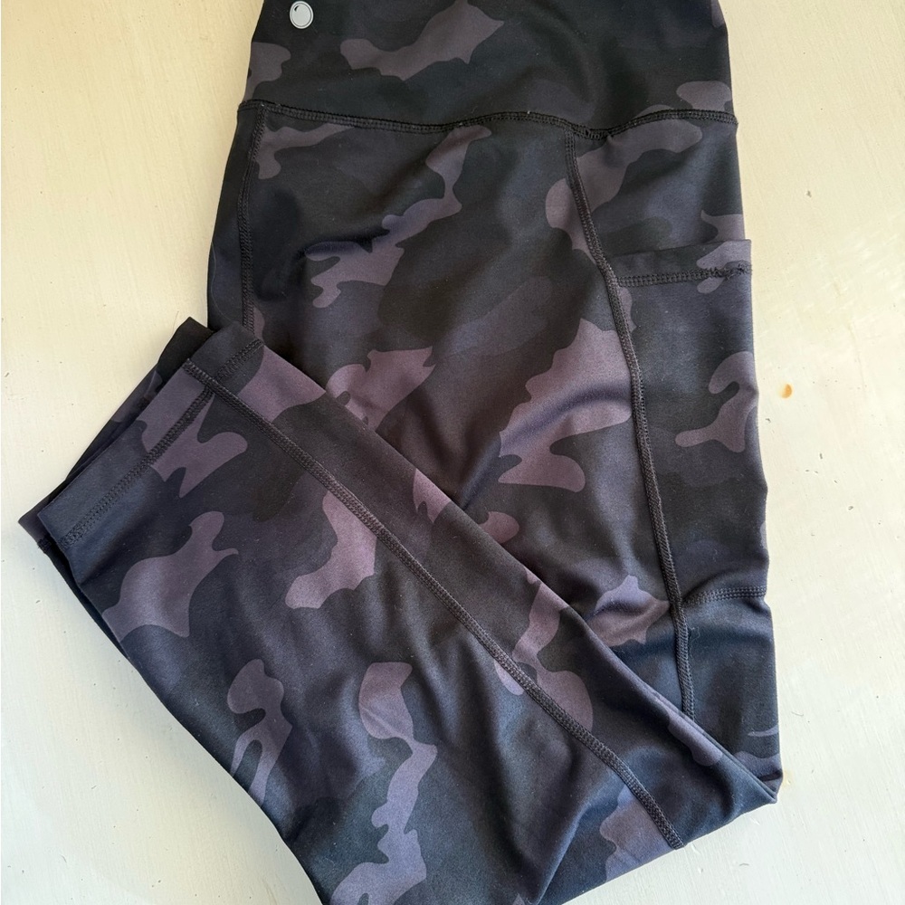 Yogalicious Women’s Black and Gray Camouflage Leggings